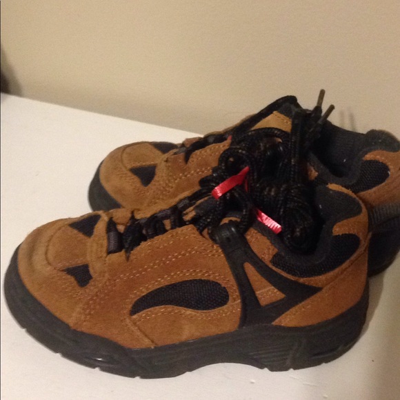 OshKosh B'gosh | Shoes | Osh Kosh Suede 9 Lace Up Hiker Shoe Real ...